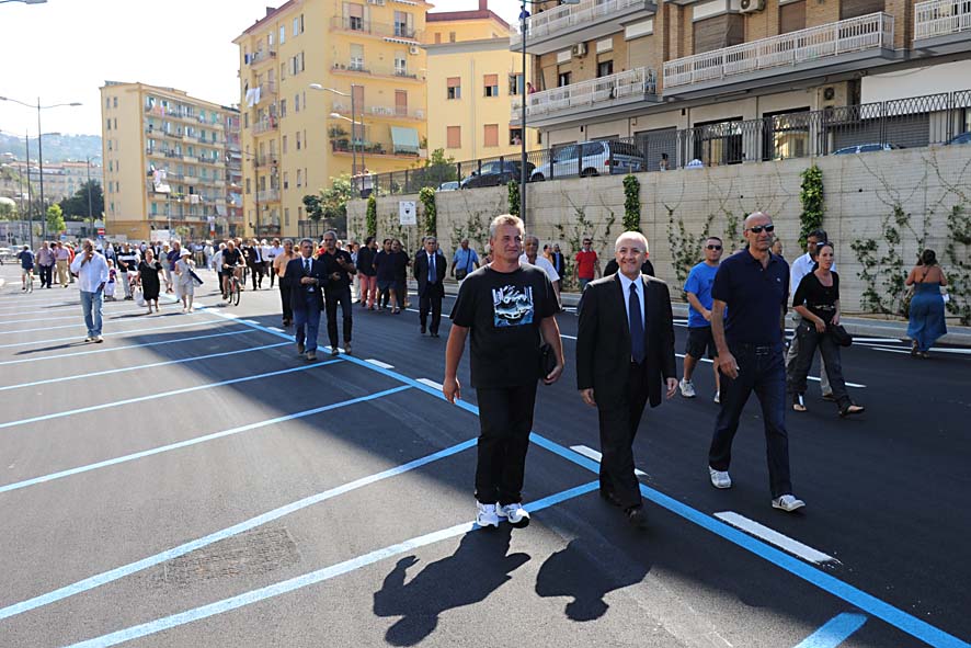   Torrione, Il Sindaco Vincenzo De Luca inaugura il nuovo parcheggio di Via Carella. Salerno, 28 Luglio 2010
