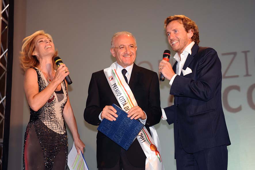   Assegnato al Sindaco di Salerno Vincenzo De Luca il Premio Citta' di Partenope. Napoli, 30 giugno 2011
