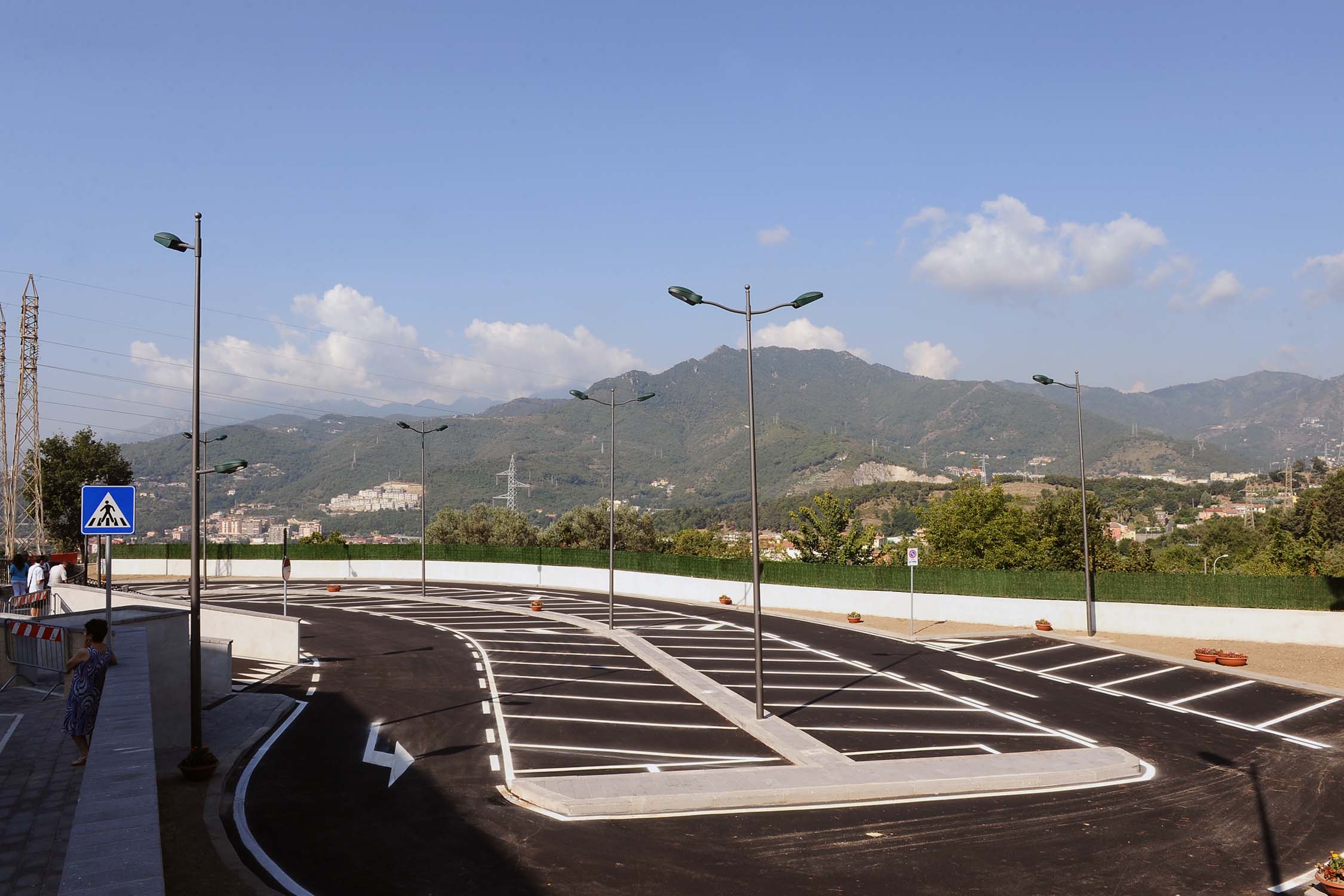   Il Sindaco Vincenzo De Luca inaugura il parcheggio di Pastorano. Salerno, 6 settembre 2010
