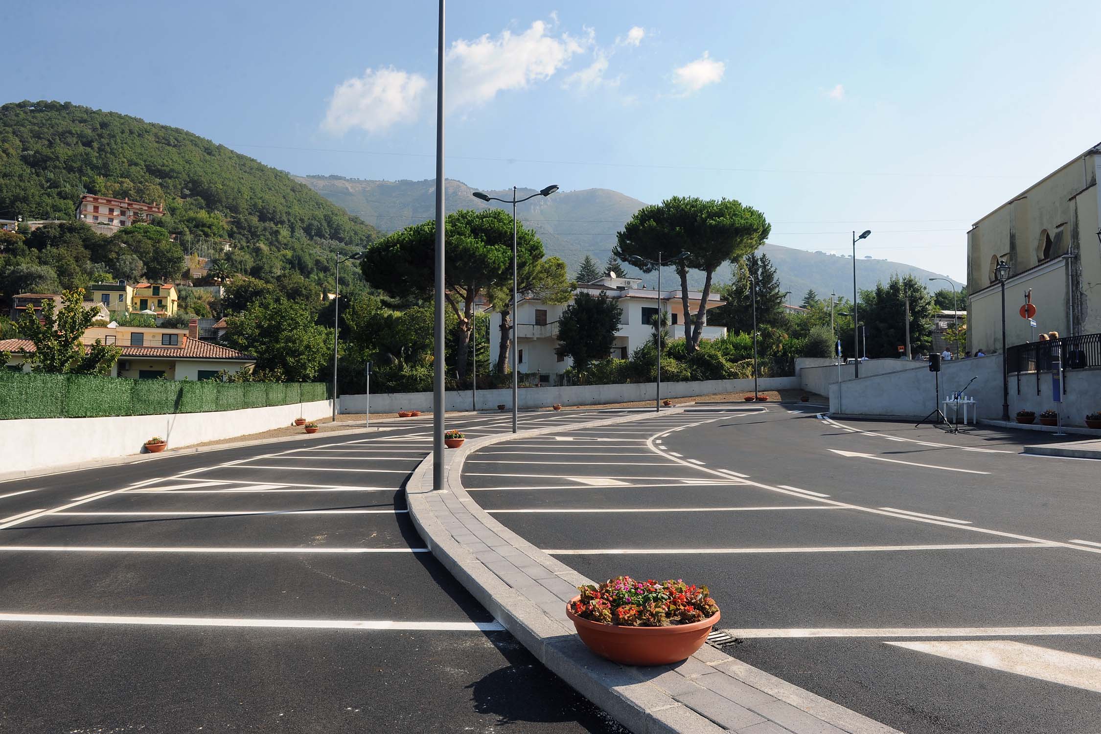   Il Sindaco Vincenzo De Luca inaugura il parcheggio di Pastorano. Salerno, 6 settembre 2010
