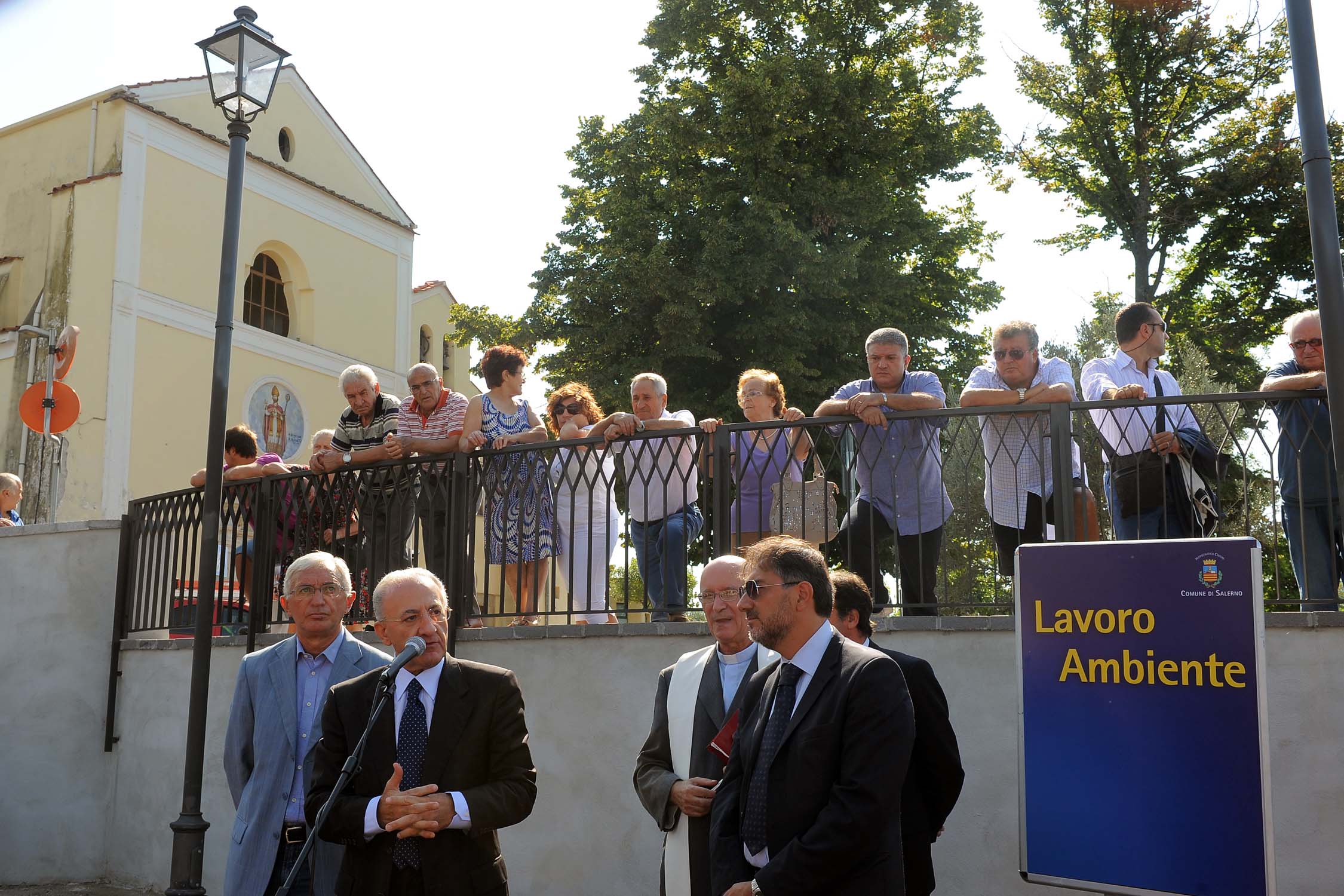   Il Sindaco Vincenzo De Luca inaugura il parcheggio di Pastorano. Salerno, 6 settembre 2010

