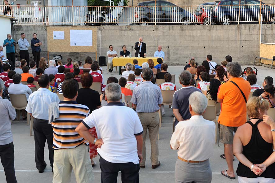   Il Sindaco di Salerno Vincenzo De Luca incontra i cittadini di Pastorano. 23 luglio 2009
