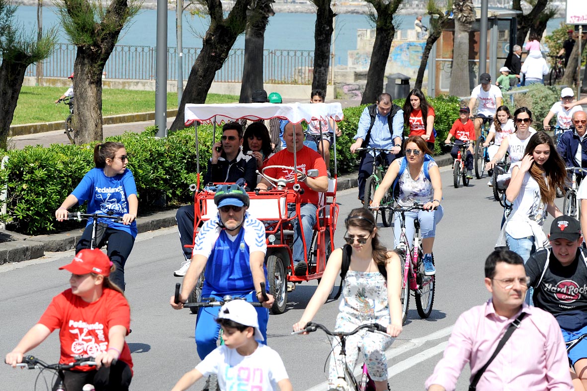   Pedalando per la citta'
