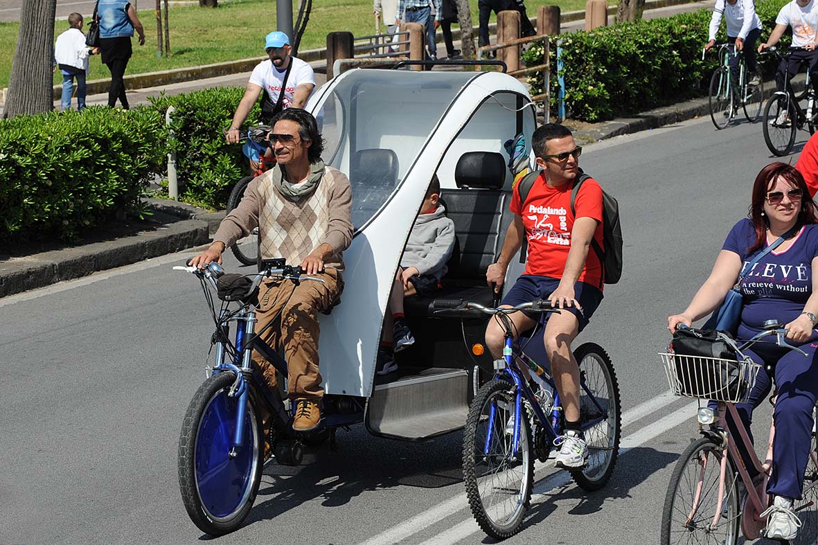   Pedalando per la citta'
