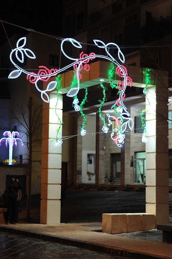   Il Sindaco De Luca inaugura il nuovo arredo urbano ed illuminazione artistica del Centro Storico. 19 novembre 2009
