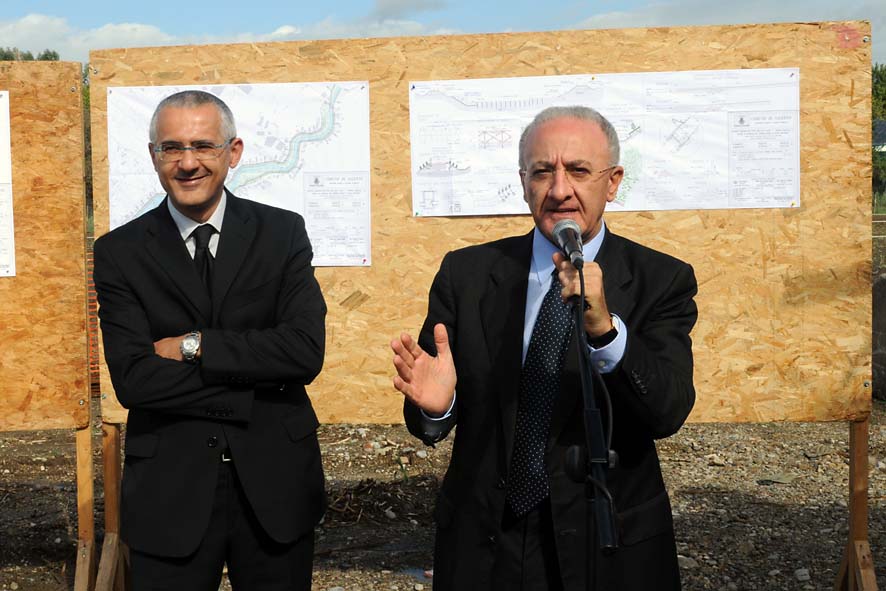  Messa in sicurezza del tratto vallivo finale del fiume Picentino. L'inizio dei lavori con il Sindaco De Luca. 27 settembre 2010
