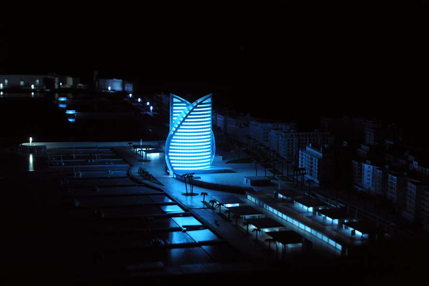   Il Sindaco De Luca presenta il plastico del fronte del mare da piazza della Liberta' a piazza della Concordia. Palazzo di Citta', sabato 12 dicembre 2009
