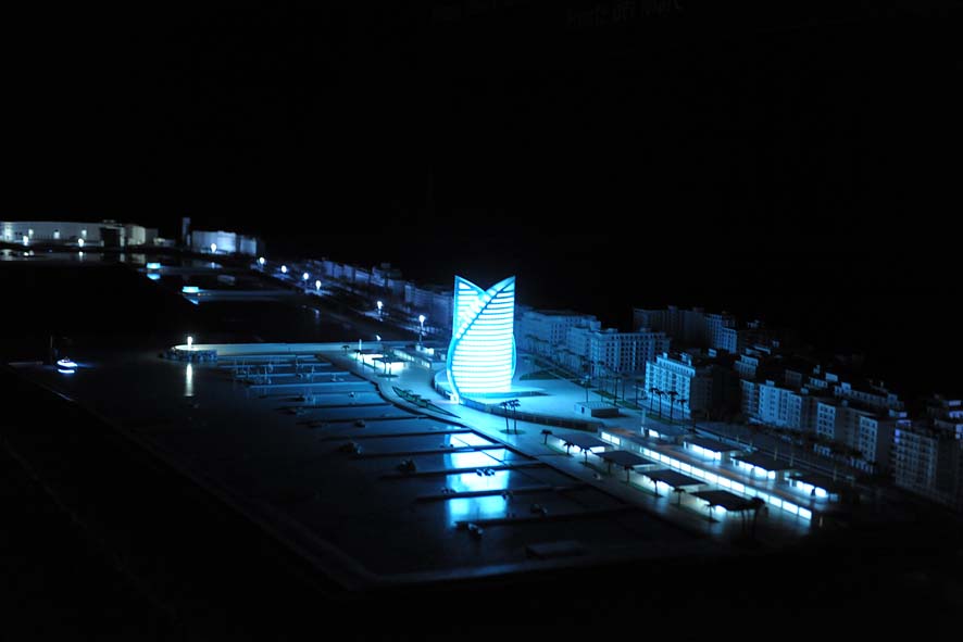   Il Sindaco De Luca presenta il plastico del fronte del mare da piazza della Liberta' a piazza della Concordia. Palazzo di Citta', sabato 12 dicembre 2009
