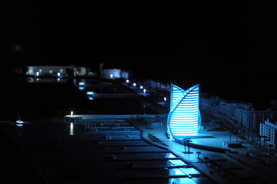   Il Sindaco De Luca presenta il plastico del fronte del mare da piazza della Liberta' a piazza della Concordia. Palazzo di Citta', sabato 12 dicembre 2009

