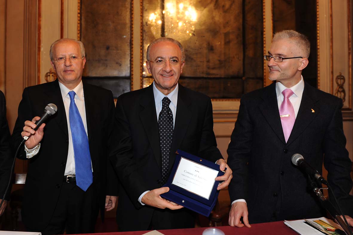   Assegnato al Sindaco di Salerno Vincenzo De Luca il premio Amico del Consumatore del CODACONS. Napoli, 14 novembre 2009
