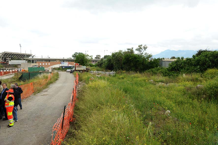   Il Sindaco De Luca ha dato inizio ai lavori per il raddoppio della strada San Leonardo. Salerno, 17 Maggio 2011
