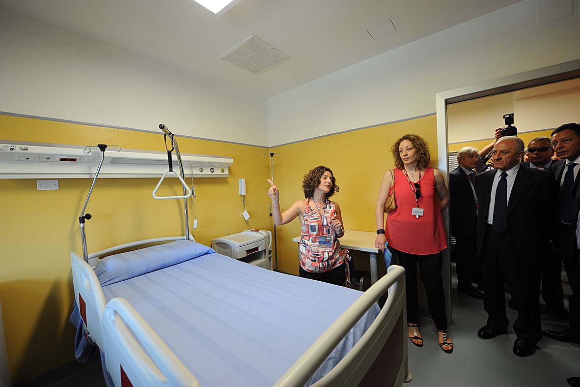   Il Sindaco Vincenzo De Luca partecipa all'inaugurazione reparto di ematologia

