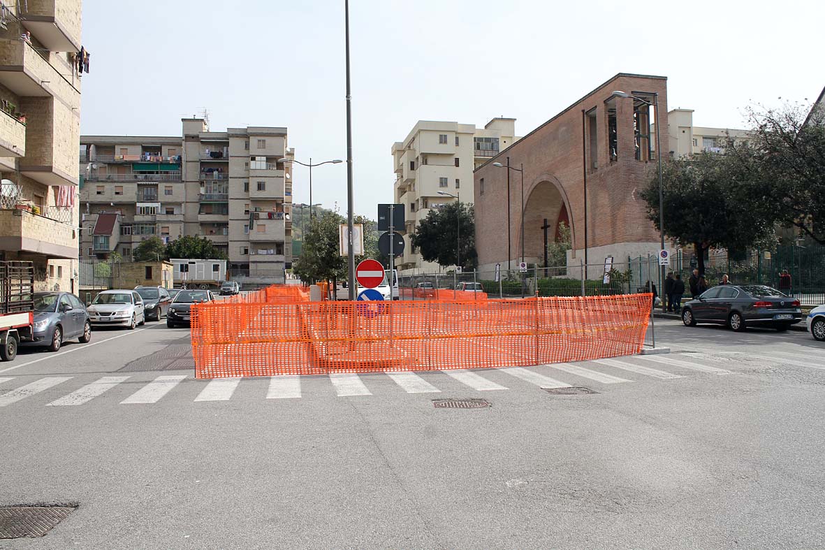   Partono i lavori per la realizzazione di una rotatoria in via Carnelutti.
