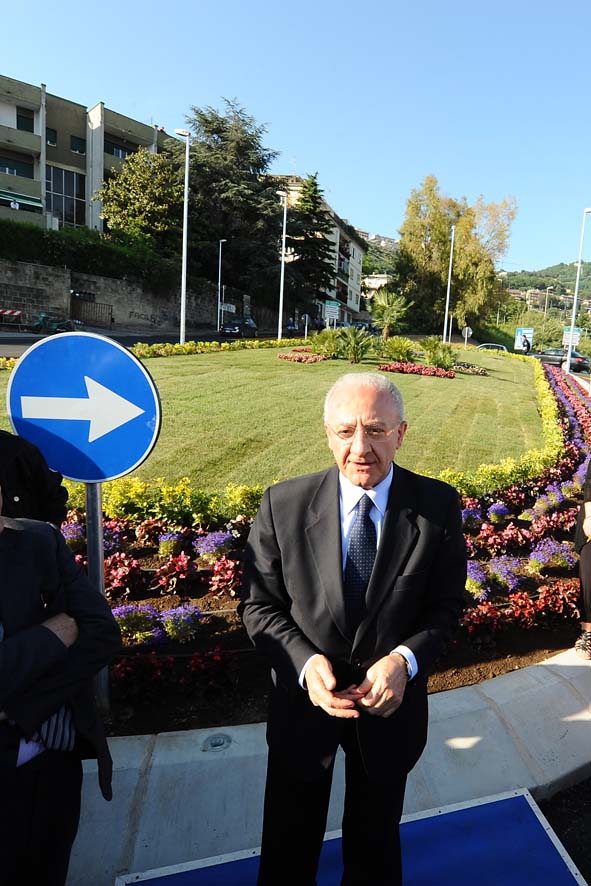   Inaugurazione della Rotatoria dello Svincolo Sala Abbagnano della Tangenziale di Salerno con il Sindaco di Salerno Vincenzo De Luca. Salerno, 12 Maggio 2011
