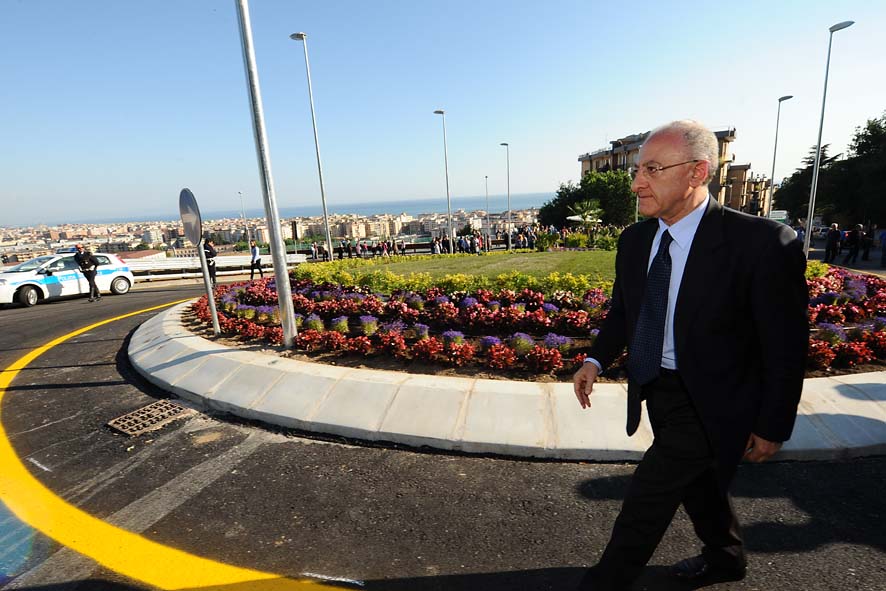   Inaugurazione della Rotatoria dello Svincolo Sala Abbagnano della Tangenziale di Salerno con il Sindaco di Salerno Vincenzo De Luca. Salerno, 12 Maggio 2011
