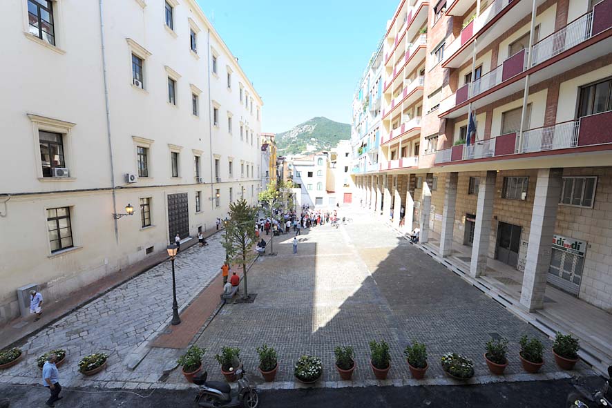   Inaugurazione del nuovo arredo urbano in piazza San'Agostino. 19 settembre 2009
