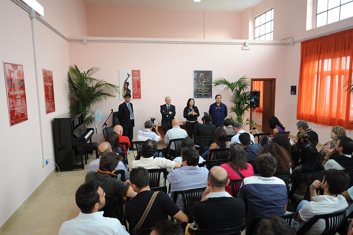   Il Sindaco inaugura la nuova Sala Coro del Conservatorio Musicale di Salerno. Canalone, 10 settembre 2009
