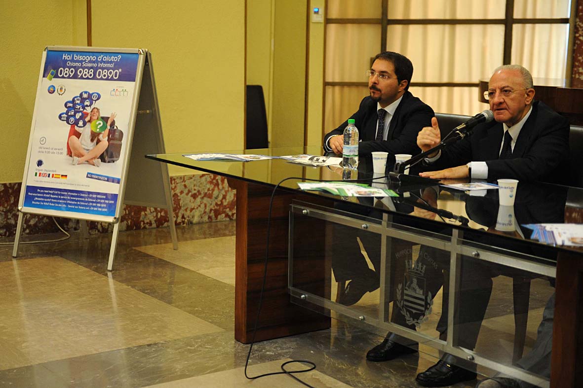   "Salerno Informa 089 988 0890"
