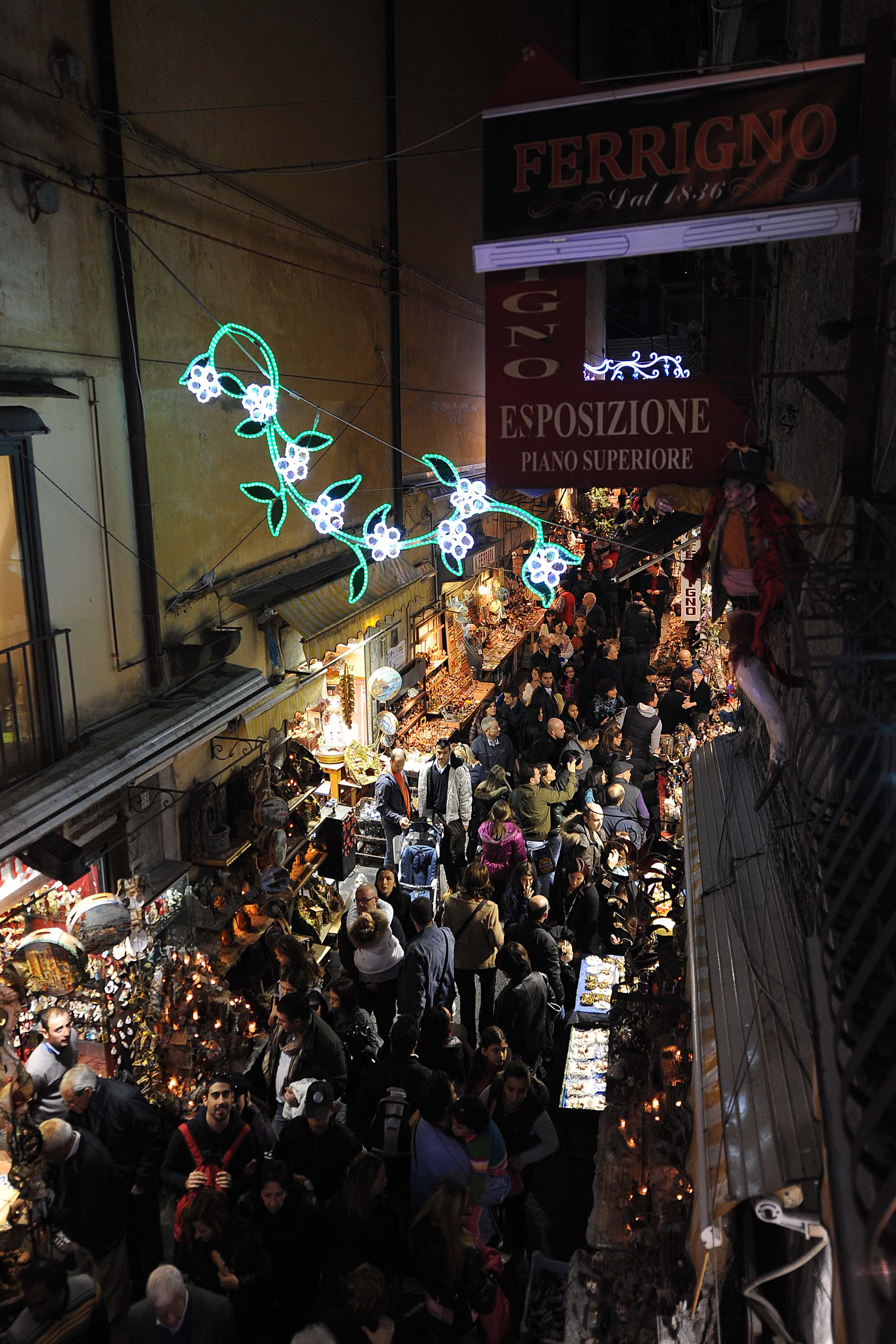   Luci d'artista di Salerno a San Gregorio Armeno
