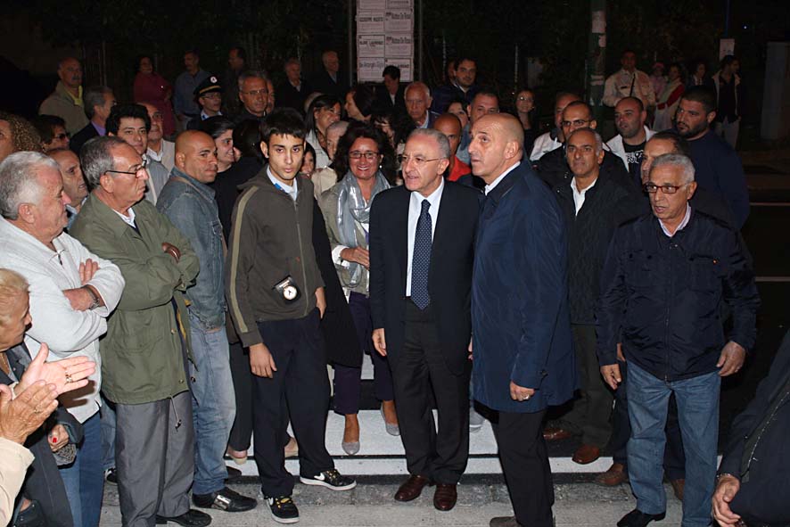   Con il Sindaco De Luca inaugurato il nuovo sagrato e del piazzale al Rione Petrosino. Salerno, 8 ottobre 2011
