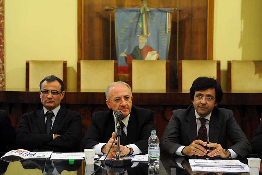   Salerno capofila di SCACCO, un progetto nazionale a beneficio di cittadini e imprese per un fisco equo ed efficiente. Firma della Convenzione tra il Comune e PORE. Salerno, 26.01.2010

