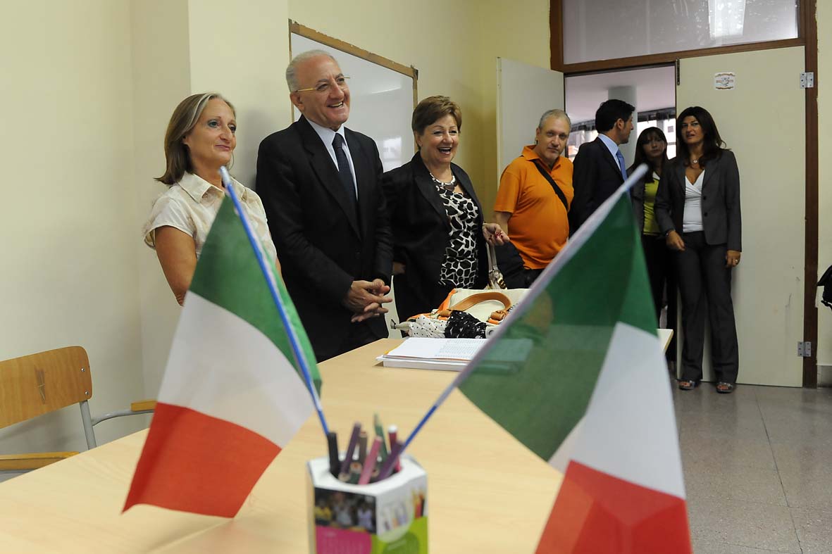   Il Sindaco De Luca inaugura l'anno scolastico alla Scuola Media di Mercatello
