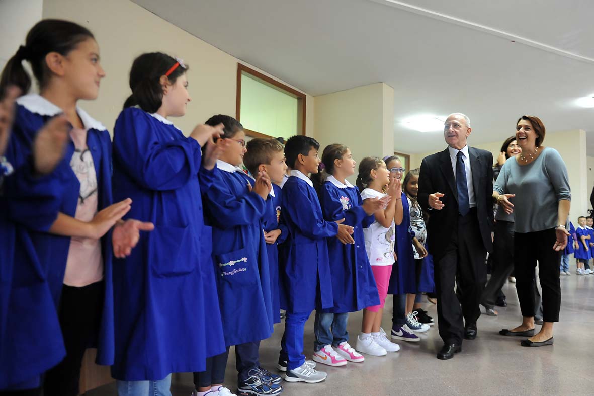   Il Sindaco De Luca inaugura l'anno scolastico alla Scuola Media di Mercatello
