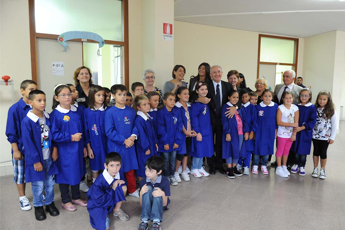  Il Sindaco De Luca inaugura l'anno scolastico alla Scuola Media di Mercatello
