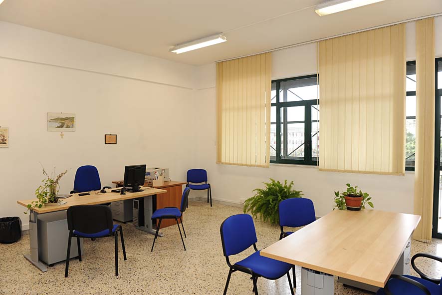   Inaugurazione Segretariato Sociale via Picarielli con il Sindaco De Luca. Salerno, 15 dicembre 2010
