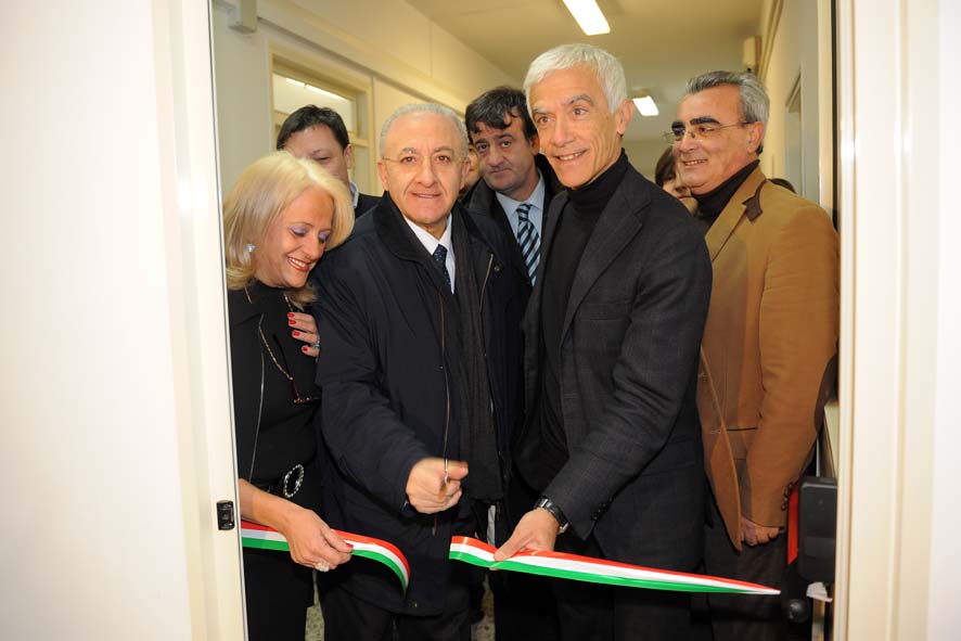   Inaugurazione Segretariato Sociale viaPicarielli con il Sindaco De Luca. Salerno, 15 dicembre 2010
