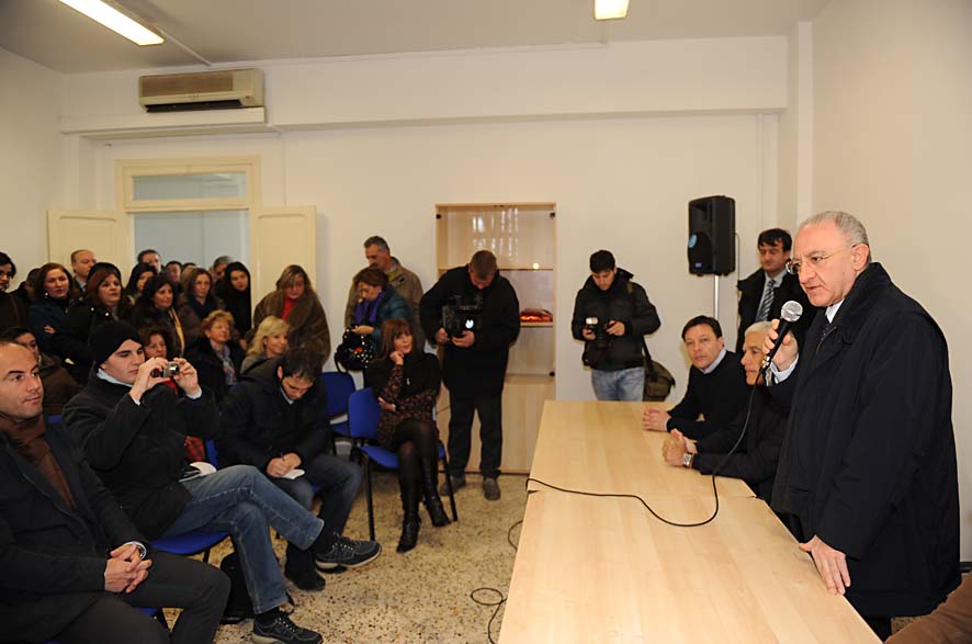   Inaugurazione Segretariato Sociale via Picarielli con il Sindaco De Luca. Salerno, 15 dicembre 2010
