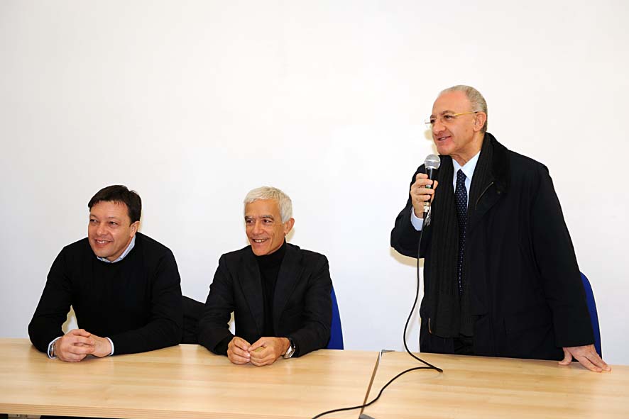   Inaugurazione Segretariato Sociale via Picarielli con il Sindaco De Luca. Salerno, 15 dicembre 2010
