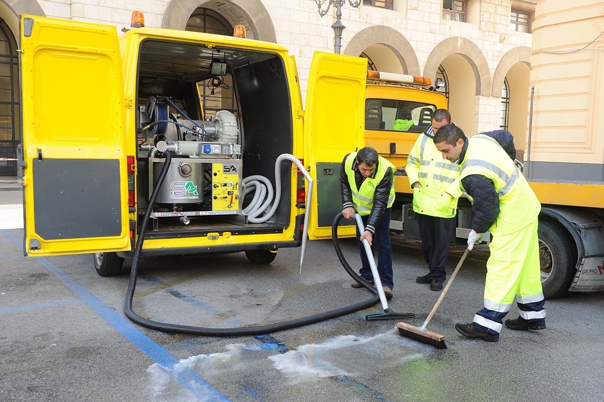   Nuovo sistema di ripristino sicurezza stradale ed ambientale dopo incidenti d'auto. Presentazione a Palazzo di Citta', 23 gennaio 2012
