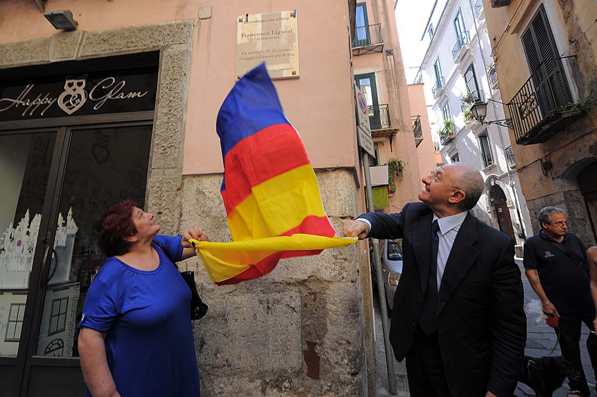   Scoperta targa in onore di Francesco Liguori
