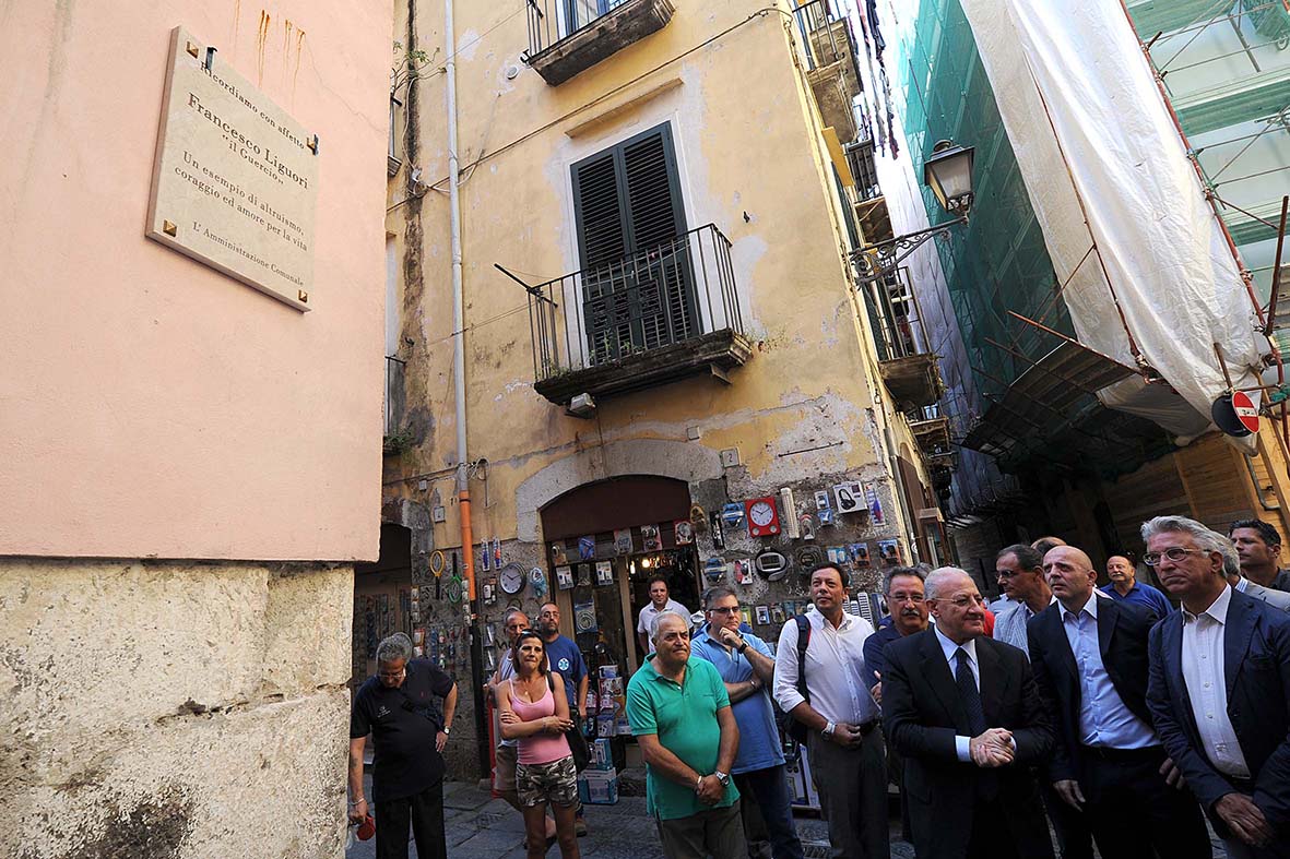   Scoperta targa in onore di Francesco Liguori
