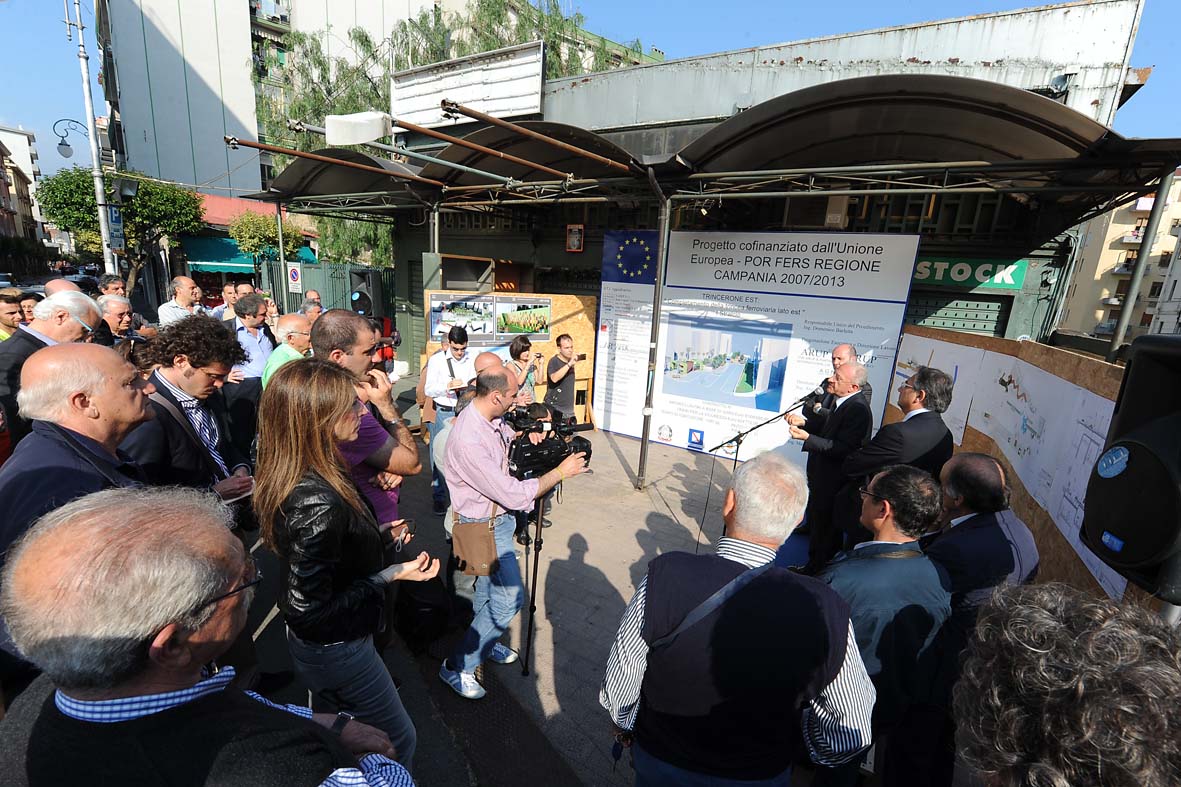   Con il Sindaco V. De Luca al via i lavori di completamento trincerone ferroviario lato Est. Sabato 2 giugno 2012.
