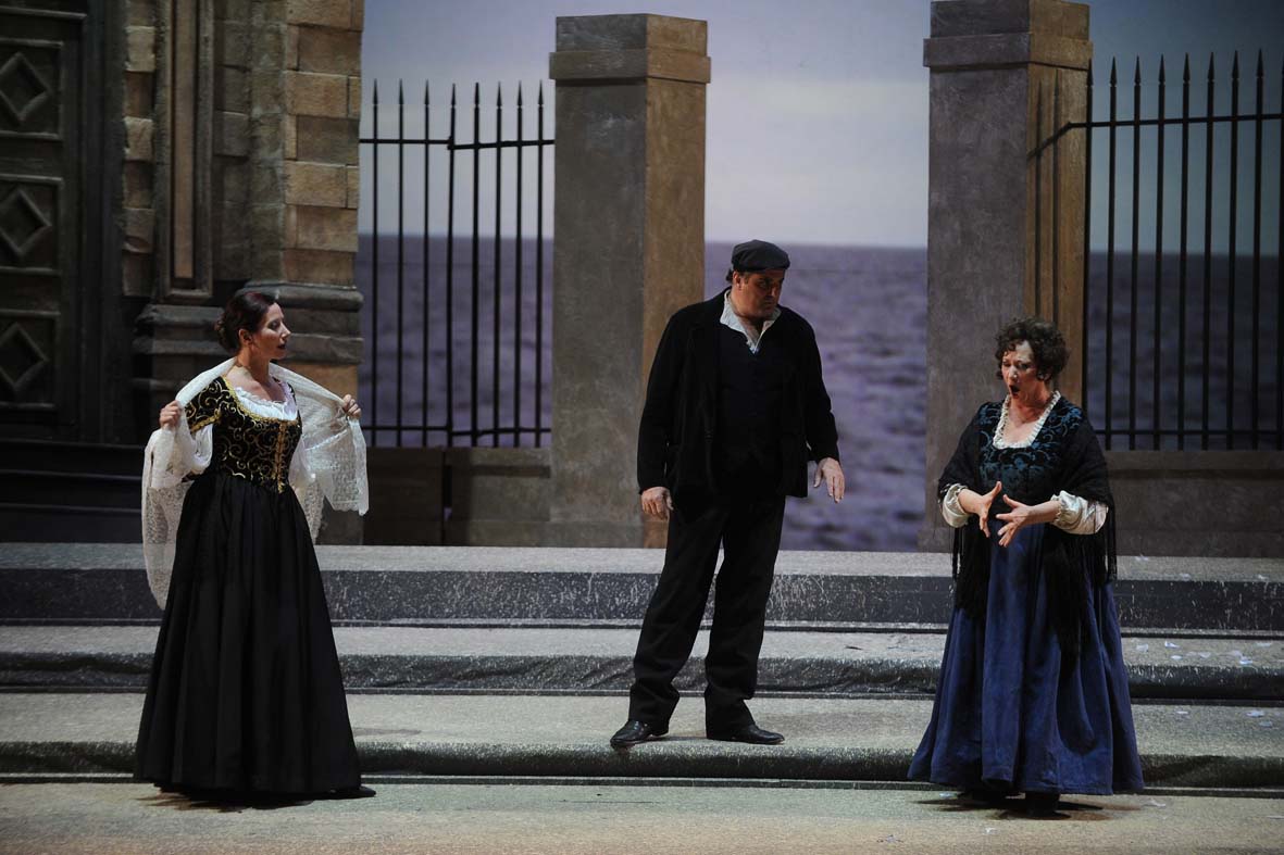   Cavalleria Rusticana al Teatro Verdi di Salerno. Dicembre 2011
