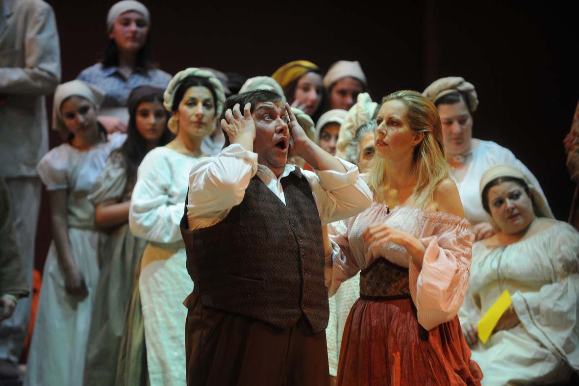   "Pagliacci" al Teatro Verdi di Salerno. Dicembre 2011
