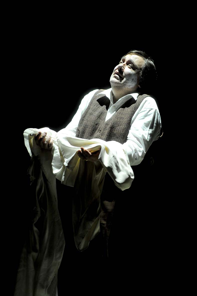   "Pagliacci" al Teatro Verdi di Salerno. Dicembre 2011
