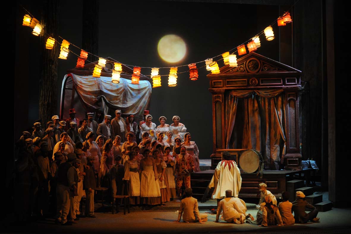   "Pagliacci" al Teatro Verdi di Salerno. Dicembre 2011
