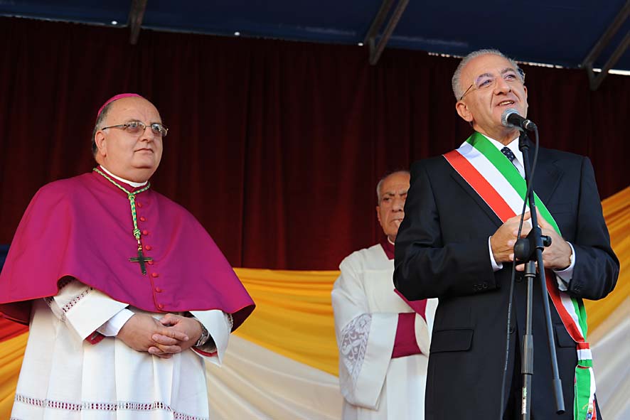   Il Sindaco De Luca e la Citta' di Salerno salutano il nuovo Arcivescovo Mons. Luigi Moretti
