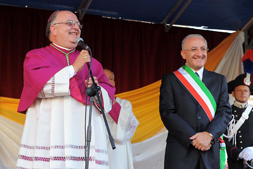   Il Sindaco De Luca e la Citta' di Salerno salutano il nuovo Arcivescovo Mons. Luigi Moretti
