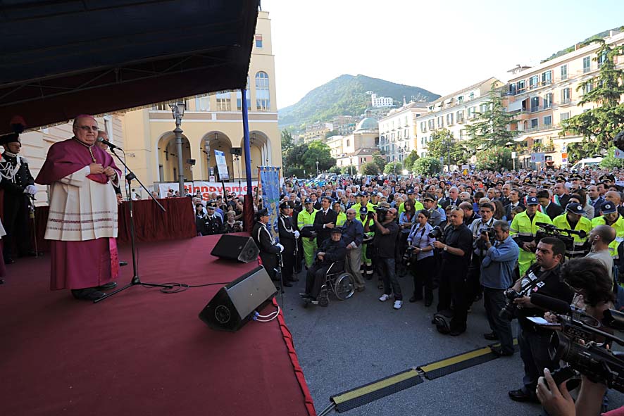   Il Sindaco De Luca e la Citta' di Salerno salutano il nuovo Arcivescovo Mons. Luigi Moretti
