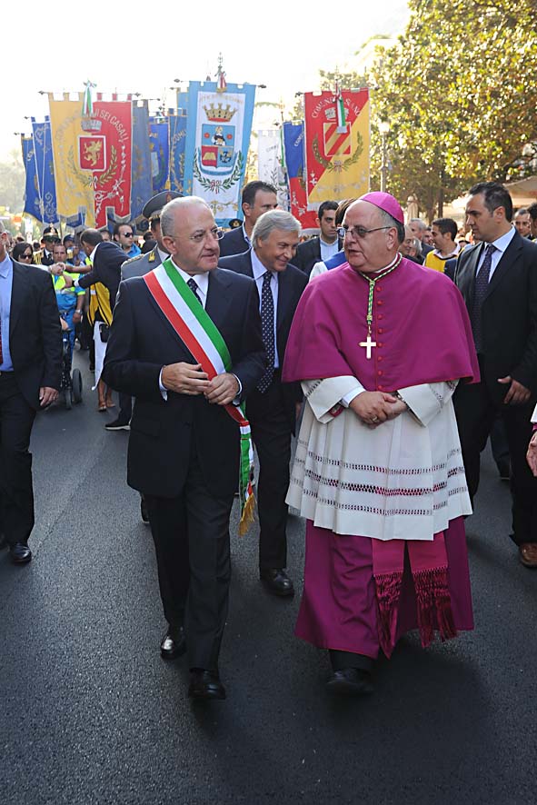   Il Sindaco De Luca e la Citta' di Salerno salutano il nuovo Arcivescovo Mons. Luigi Moretti
