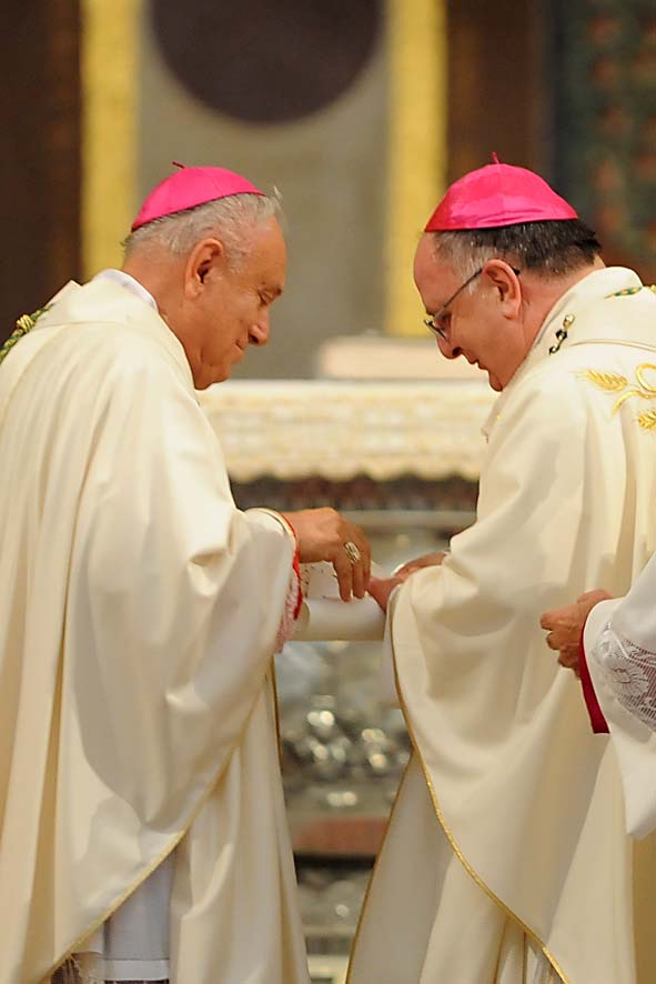   Il Sindaco De Luca e la Citta' di Salerno salutano il nuovo Arcivescovo Mons. Luigi Moretti
