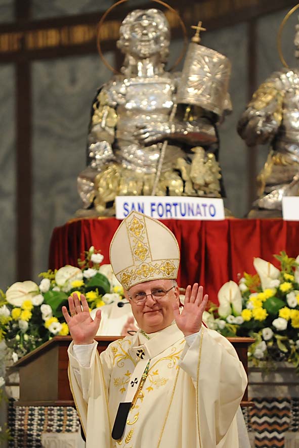  Il Sindaco De Luca e la Citta' di Salerno salutano il nuovo Arcivescovo Mons. Luigi Moretti
