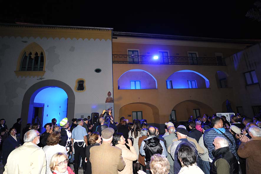   Villa Carrara si colora di blu
