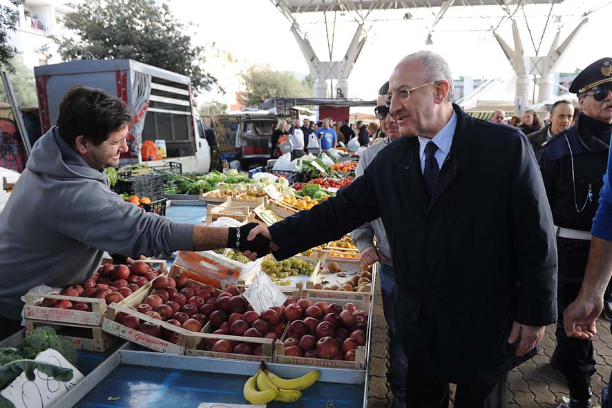   Il Sindaco De Luca visita i mercati di Torrione e Pastena
