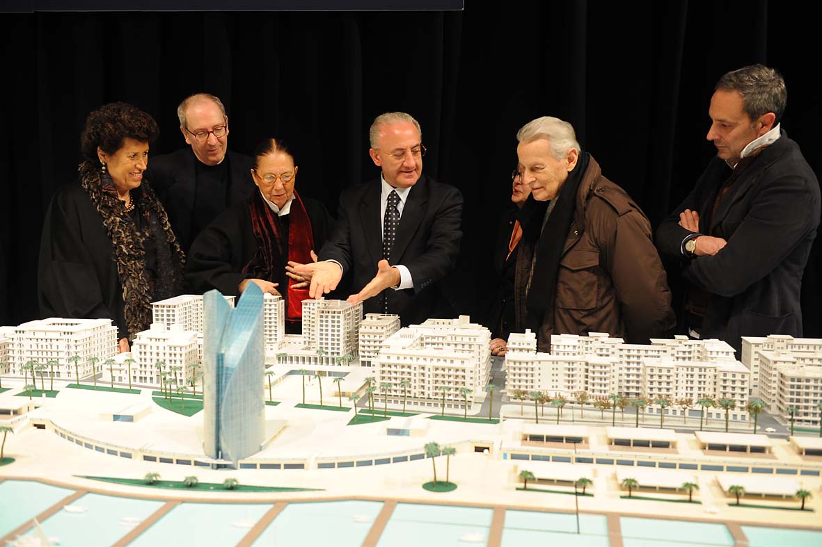   Apertura del Palazzo di Citta' per la visita del plastico del Fronte del Mare. Tra i visitatori anche Carla Fendi, Natalia Aspesi, Quirino Conti. 12 dicembre 2009
