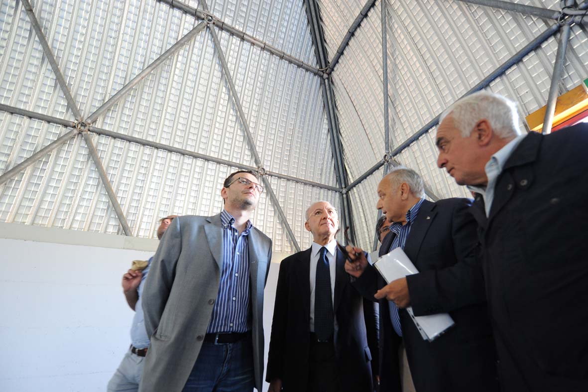   Il Sindaco De Luca ha illustrato la ristrutturazione dell'impianto sportivo Volpe 
